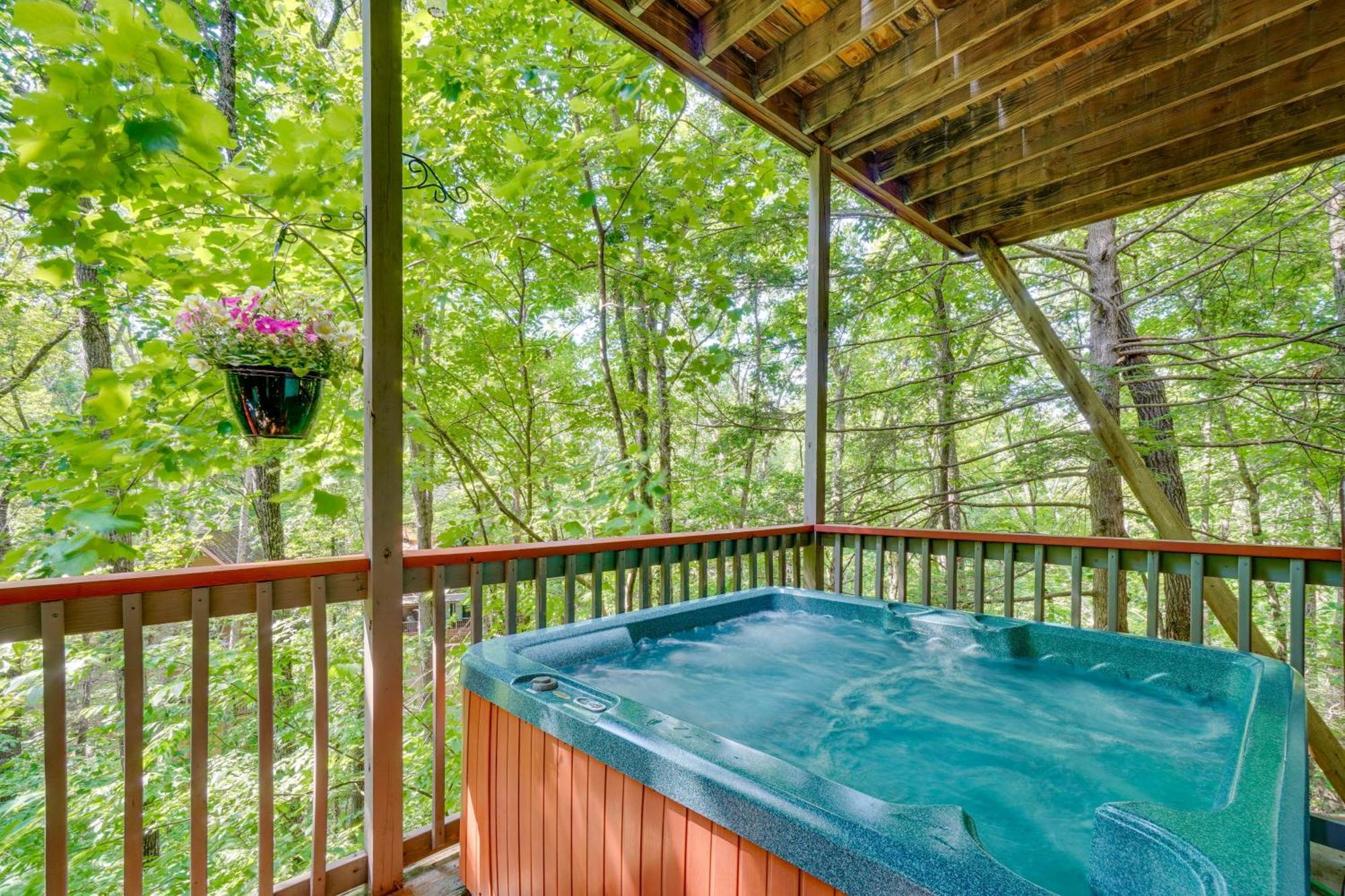 Smoky Mountain Cabin With Deck And Hot Tub! 鸽子谷 外观 照片
